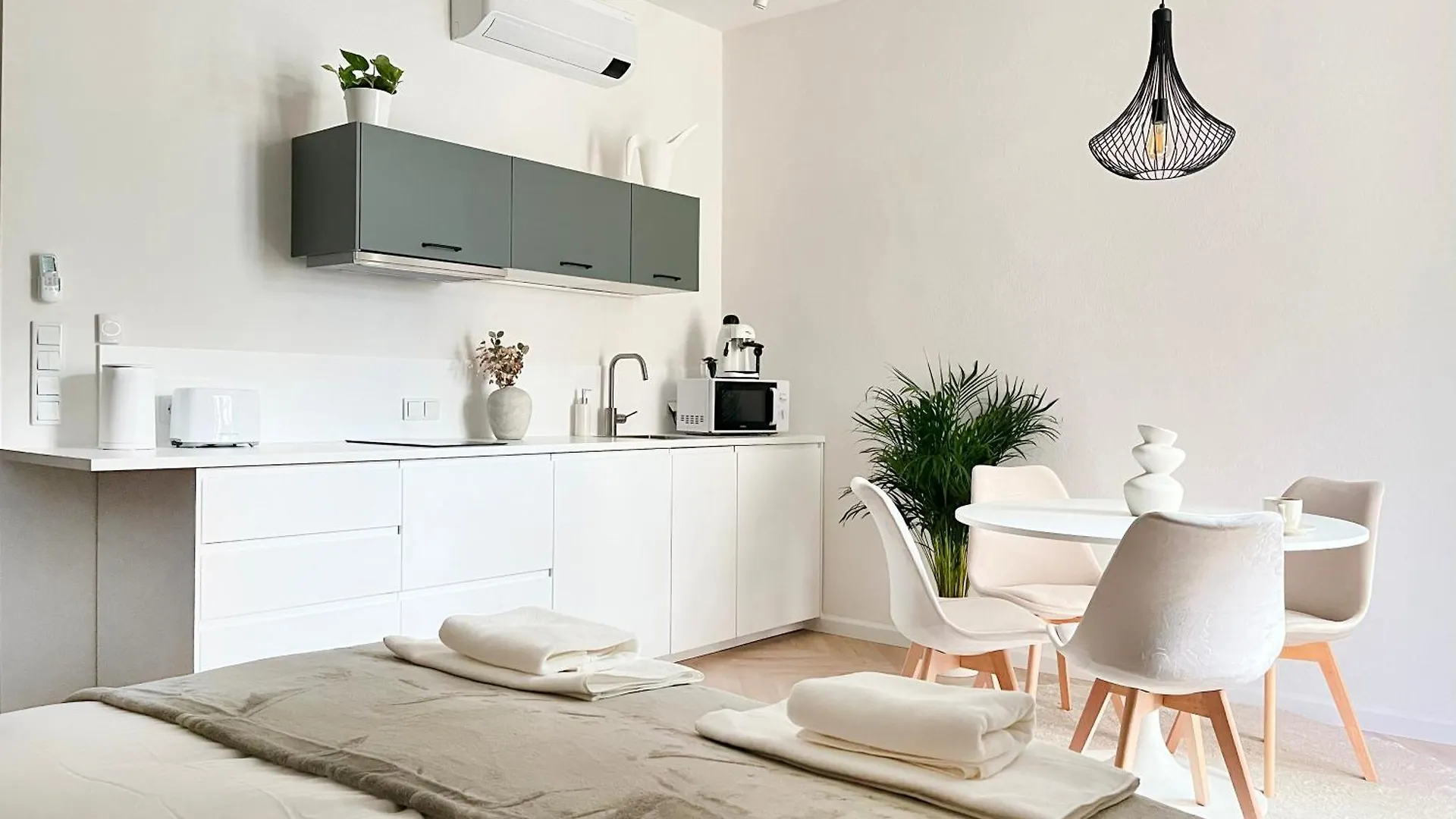 Apartment Studio Premium With Air Conditioning For Couples In The Heart Of Krakow, Main Square