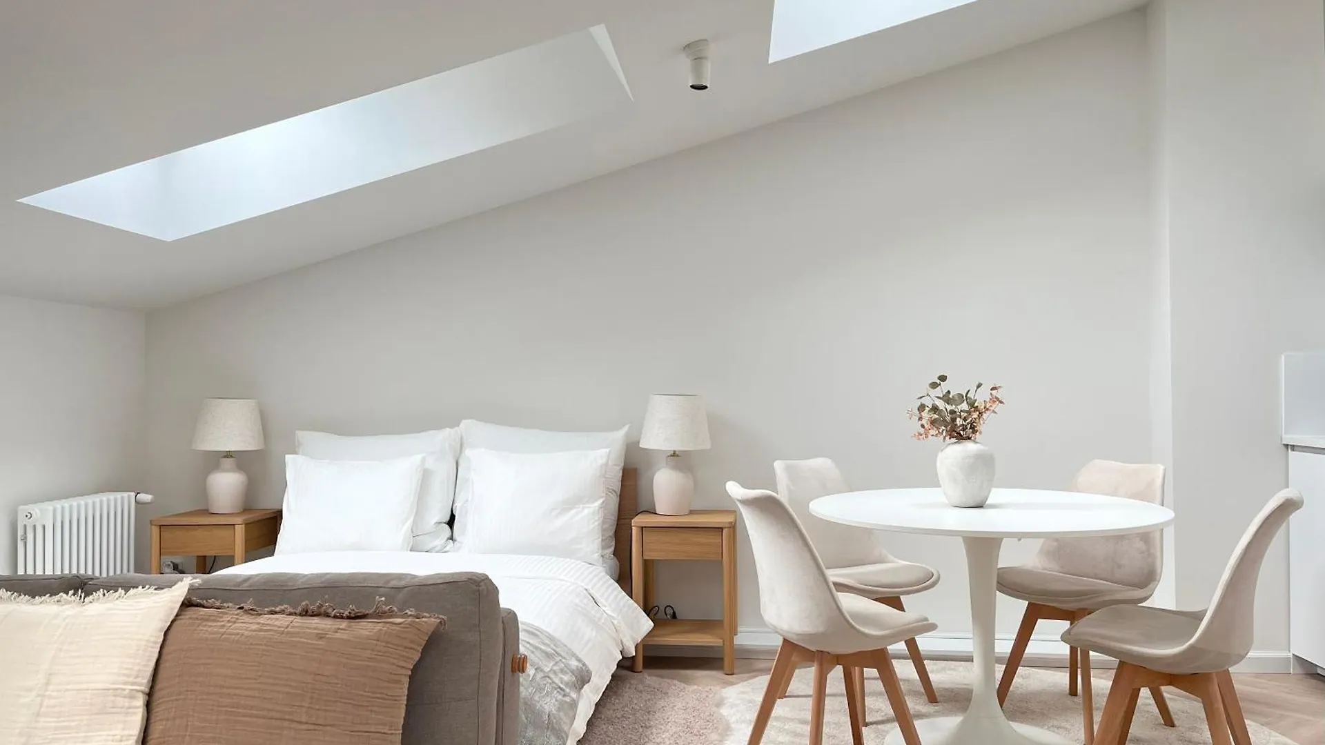 Studio Premium With Air Conditioning For Couples In The Heart Of Krakow, Main Square Apartment